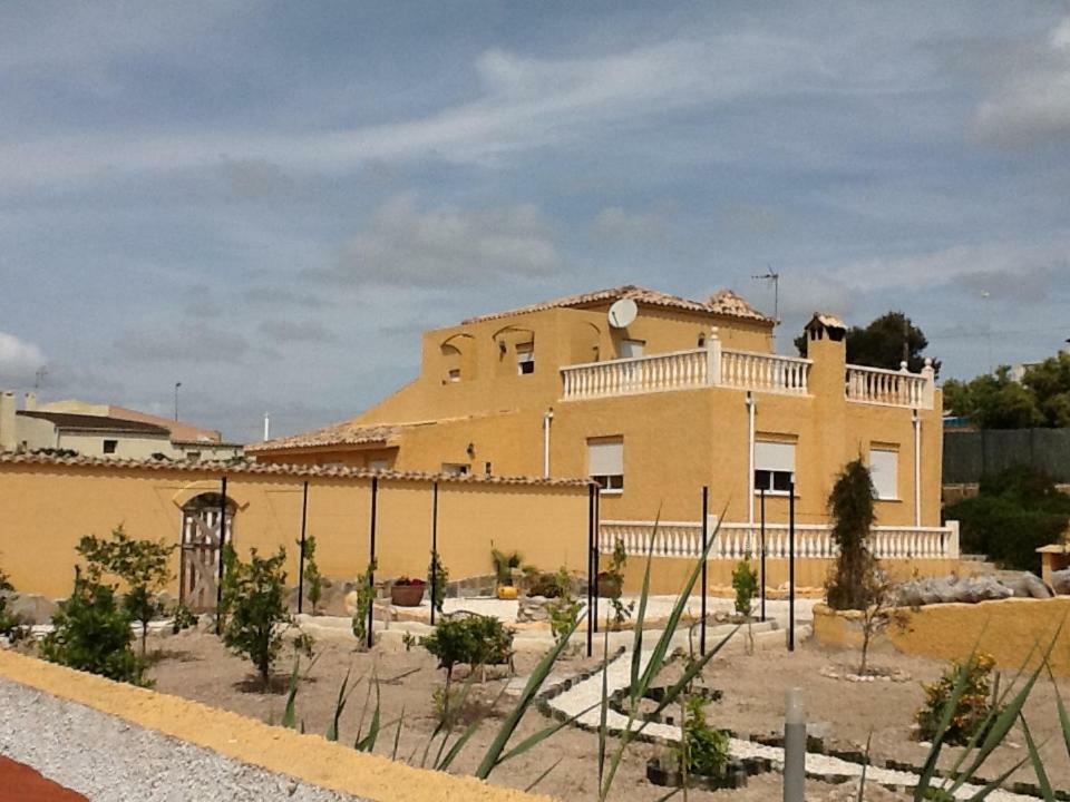 Pete'S Place La Marina Bagian luar foto