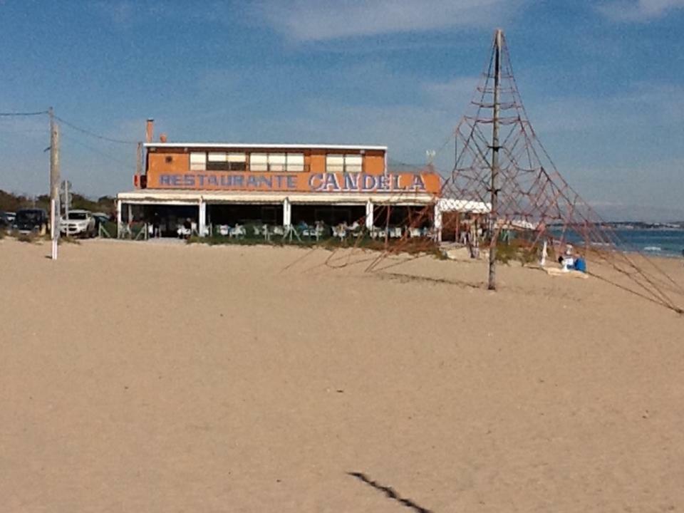 Pete'S Place La Marina Bagian luar foto